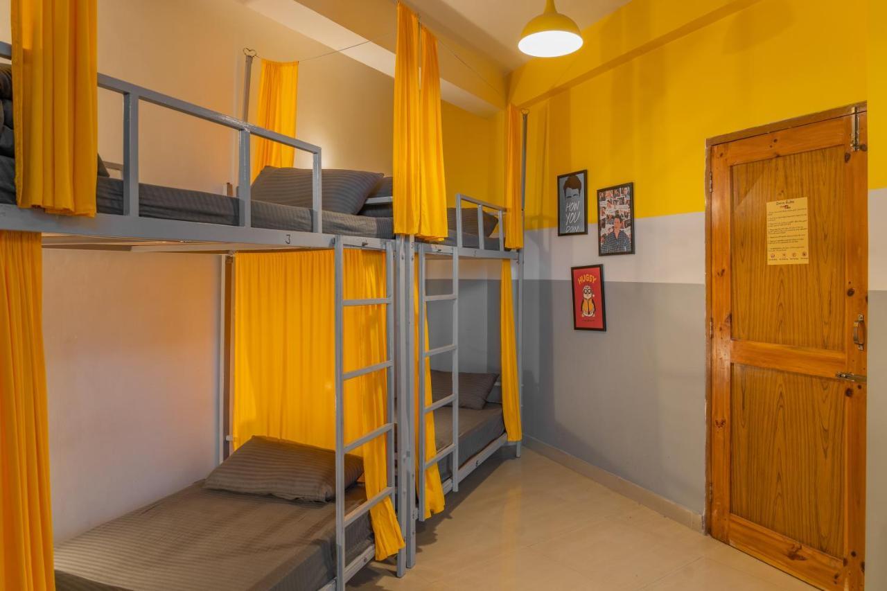 Whoopers Hostel Bir Εξωτερικό φωτογραφία